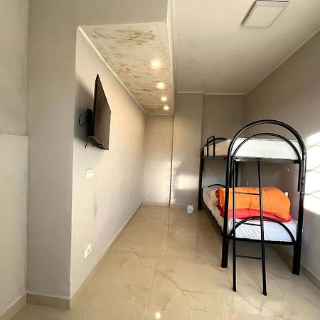 Holiday-Caroline Apartment ポンペイ エクステリア 写真