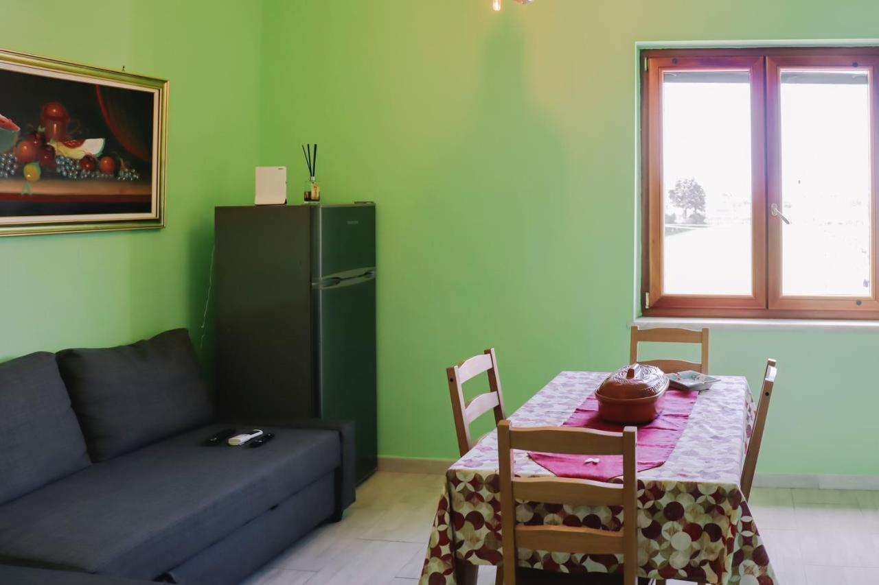 Holiday-Caroline Apartment ポンペイ エクステリア 写真