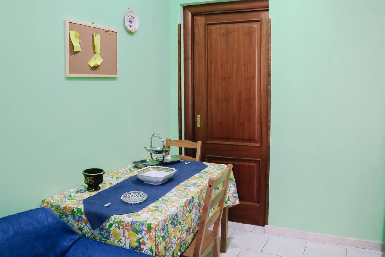 Holiday-Caroline Apartment ポンペイ エクステリア 写真